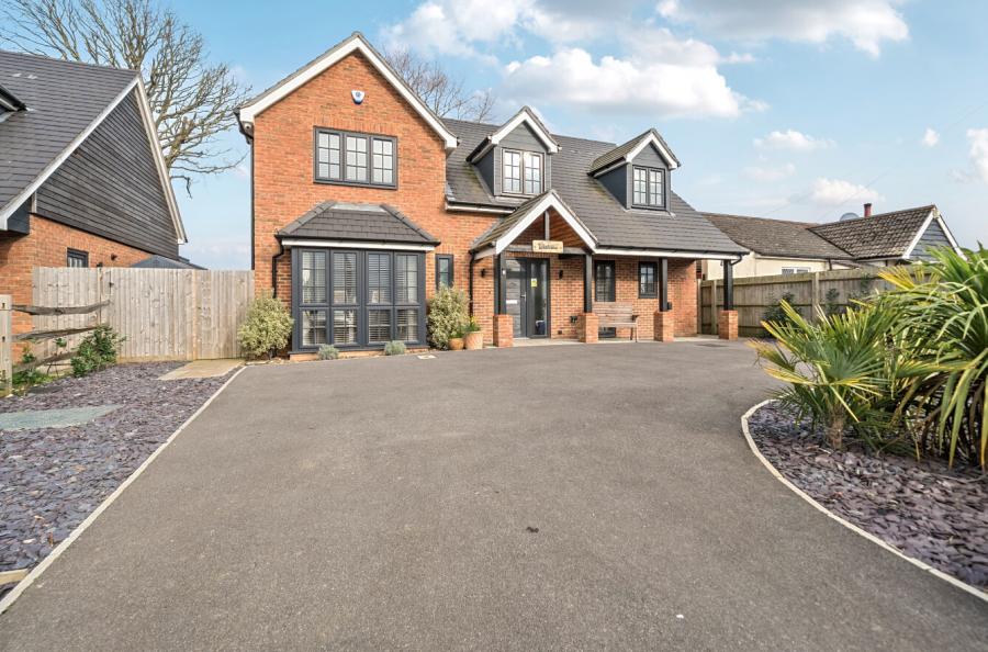 3 bedroom  detached house for sale