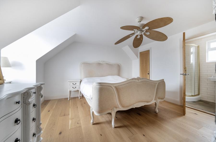4 bedroom  detached house for sale