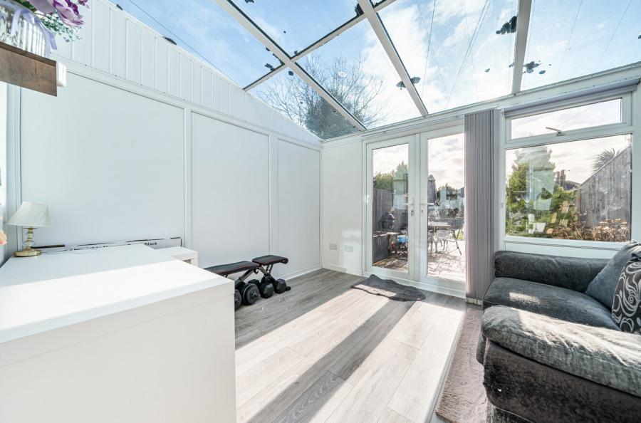2 bedroom  terraced house for sale