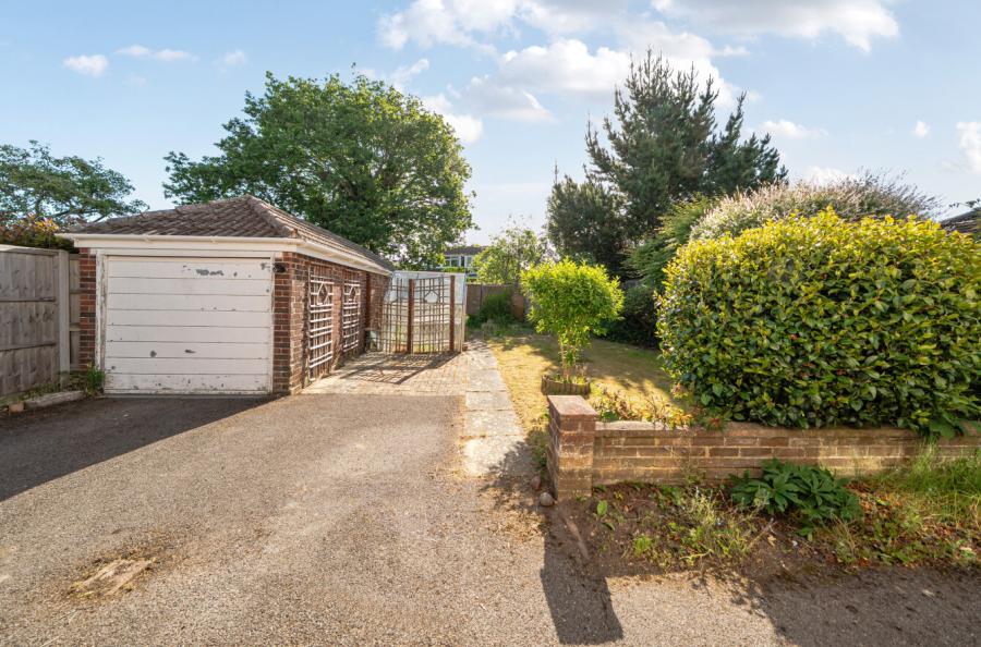 3 bedroom  detached bungalow for sale