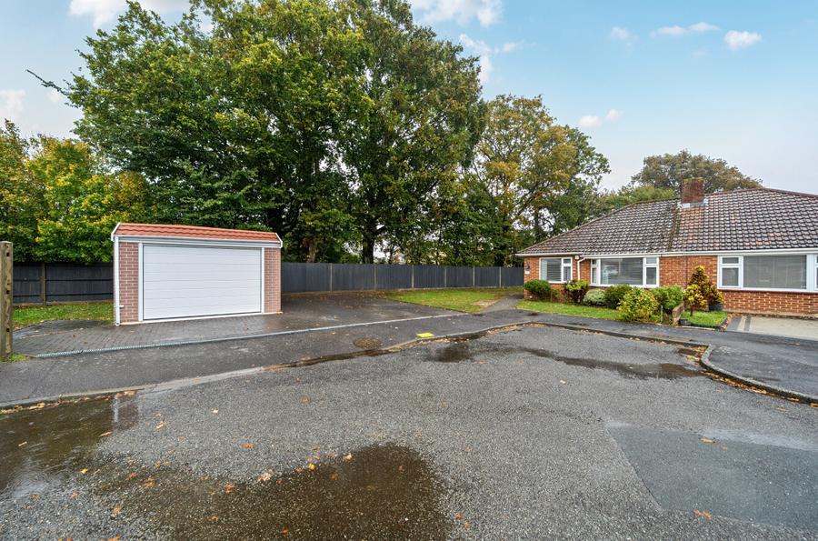 2 bedroom  semi-detached bungalow for sale