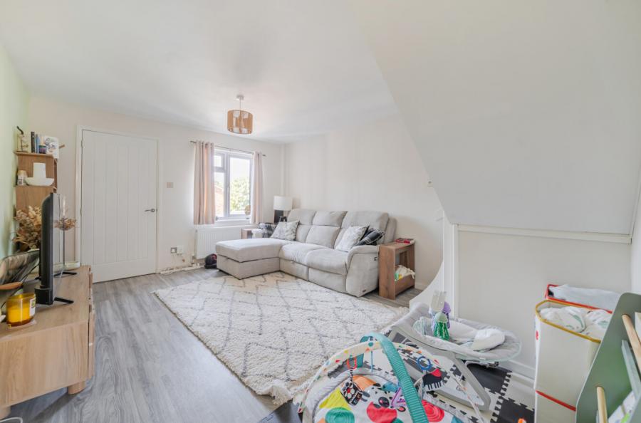 2 bedroom  terraced house for sale