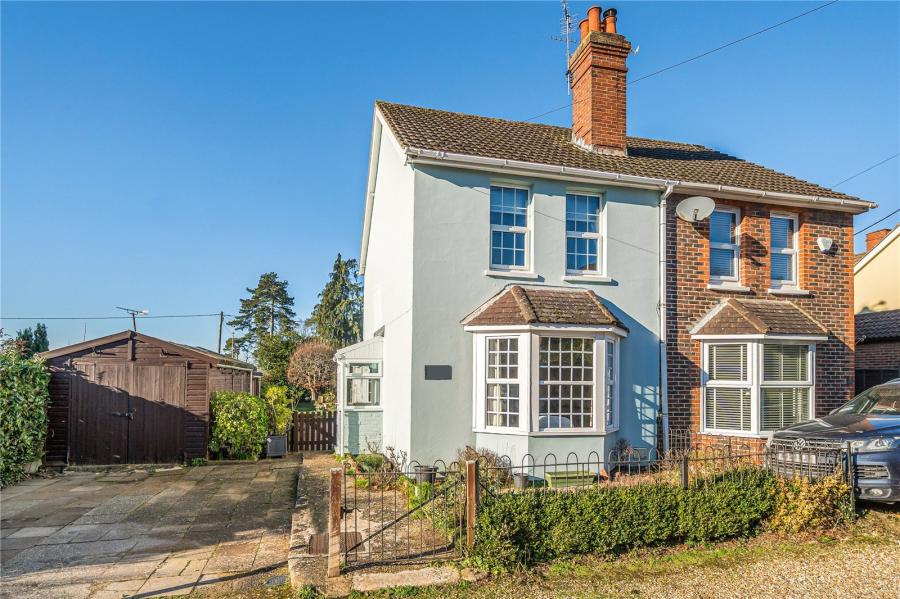 3 bedroom  semi-detached house for sale