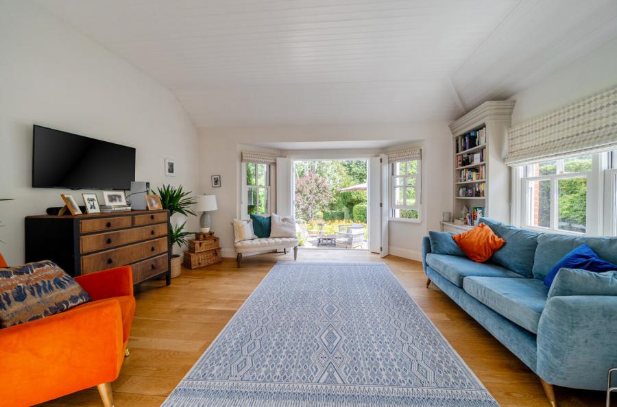 3 bedroom  semi-detached house for sale