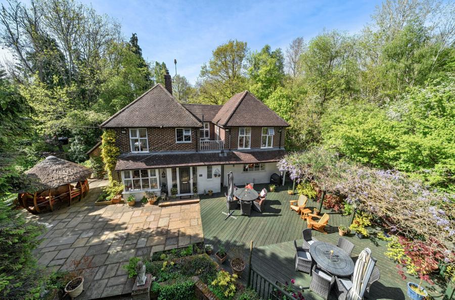 4 bedroom  detached house for sale