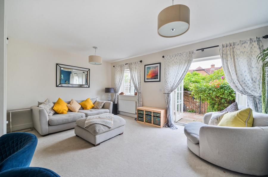 4 bedroom  semi-detached house for sale