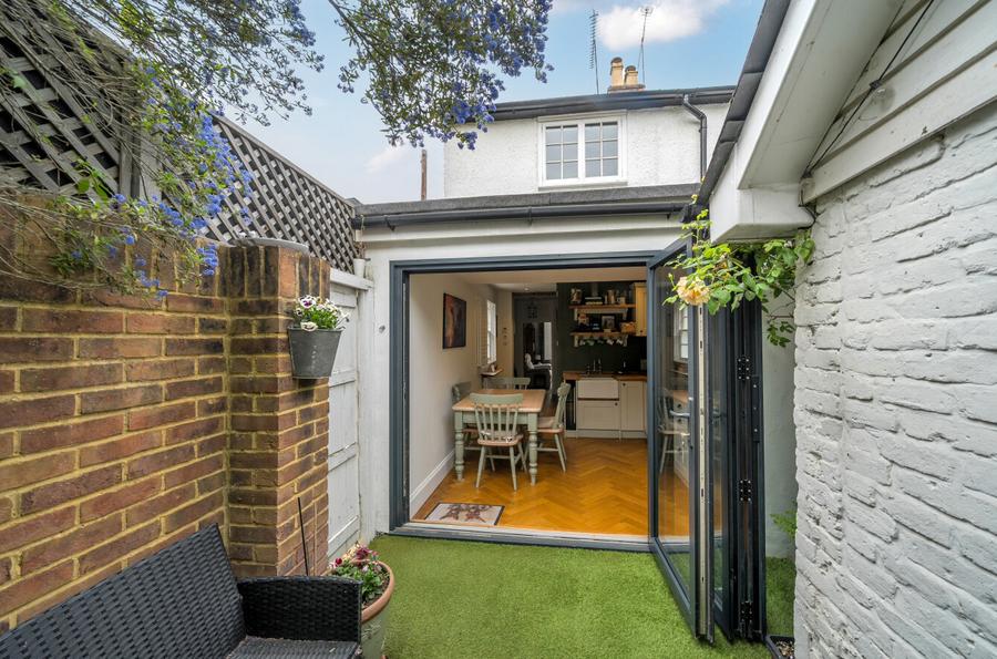2 bedroom  semi-detached house for sale