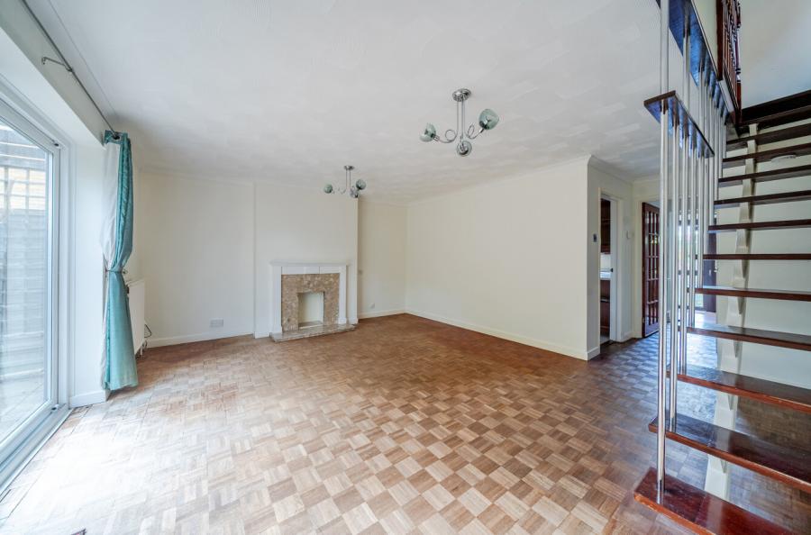 3 bedroom  semi-detached house for sale