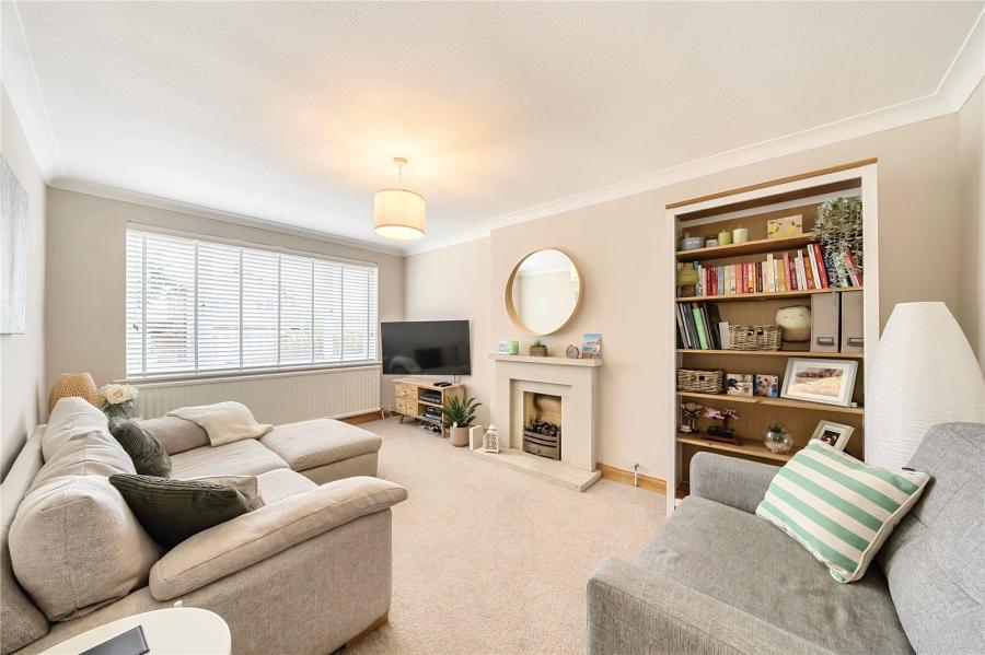 3 bedroom  semi-detached house for sale