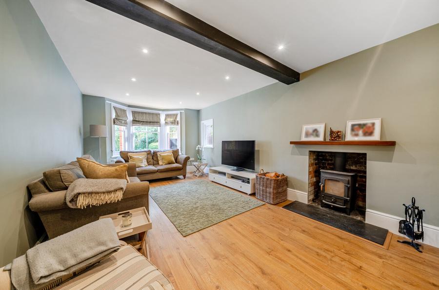 5 bedroom  detached house for sale