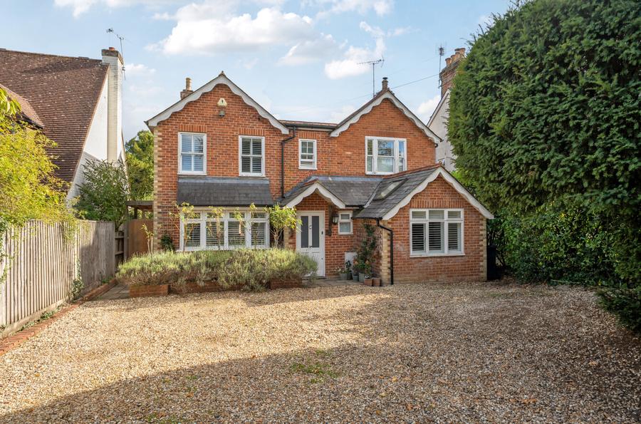 5 bedroom  detached house for sale