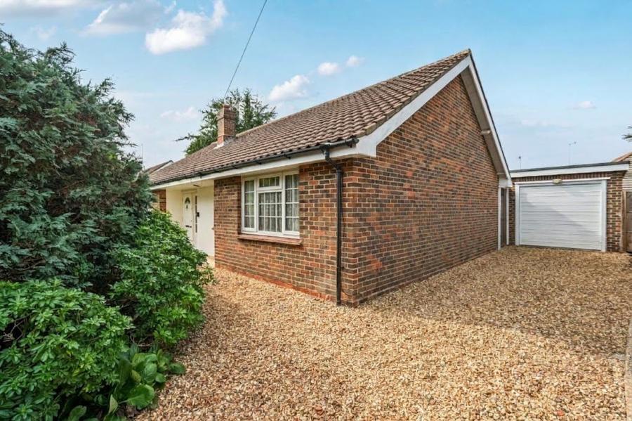 3 bedroom detached bungalow for sale
