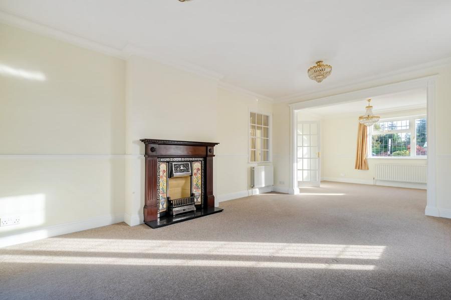 5 bedroom  detached house for sale