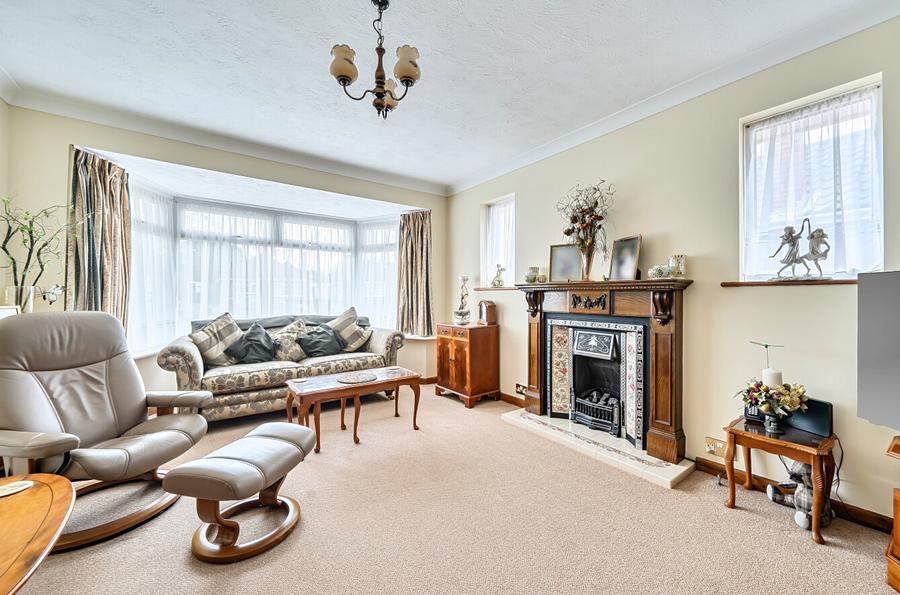 2 bedroom  detached bungalow for sale