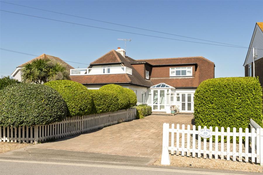 4 bedroom  detached house for sale