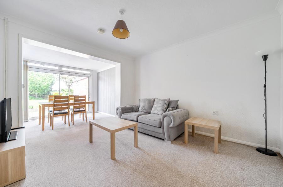 2 bedroom  detached bungalow for sale