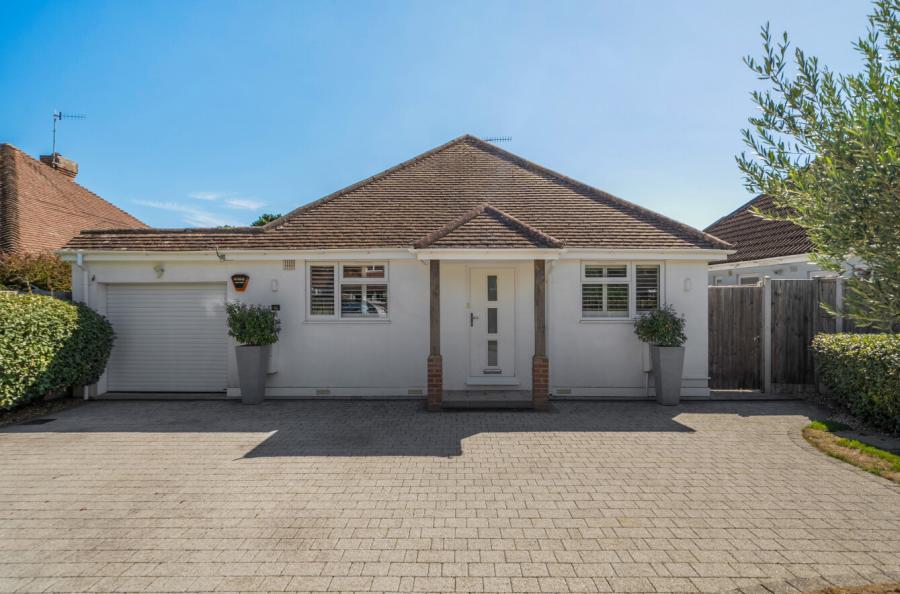 2 bedroom  detached bungalow for sale