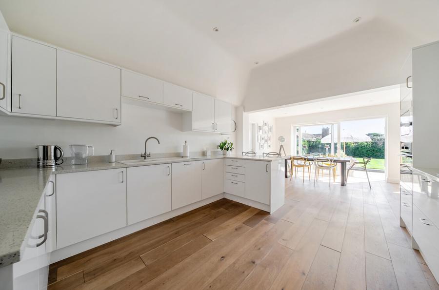 2 bedroom  detached bungalow for sale
