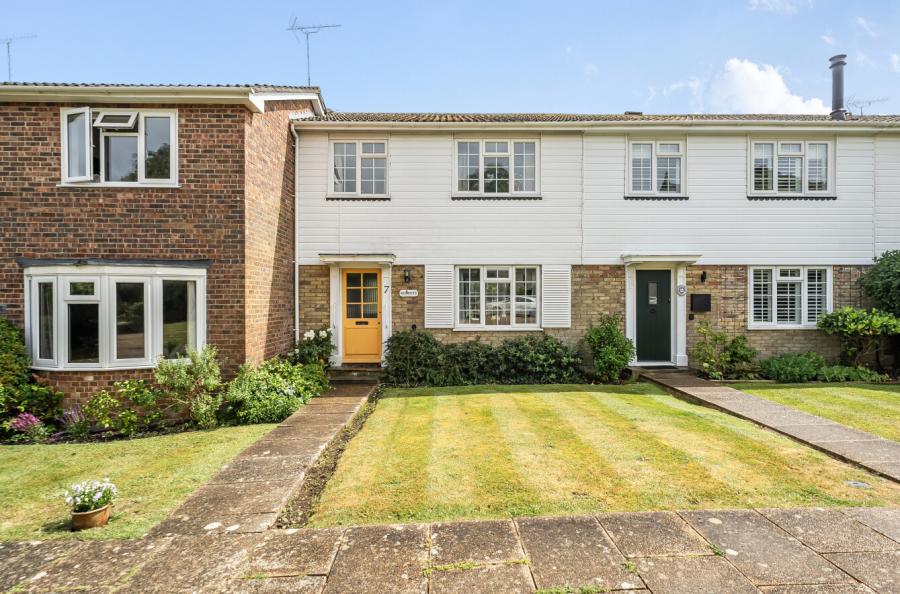 3 bedroom  terraced house for sale