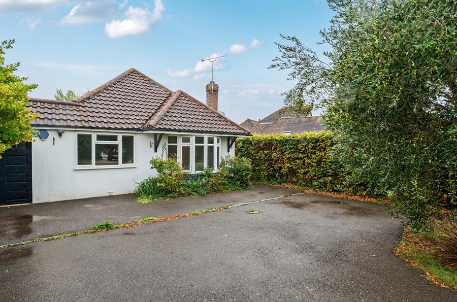 5 bedroom  detached bungalow for sale