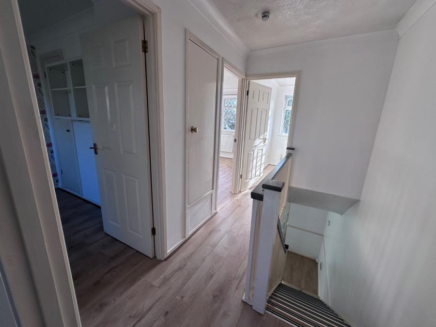 3 bedroom  semi-detached semi-detached house to rent