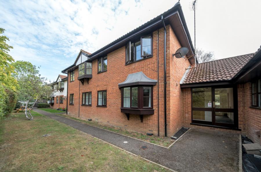 2 bedroom apartment to rent