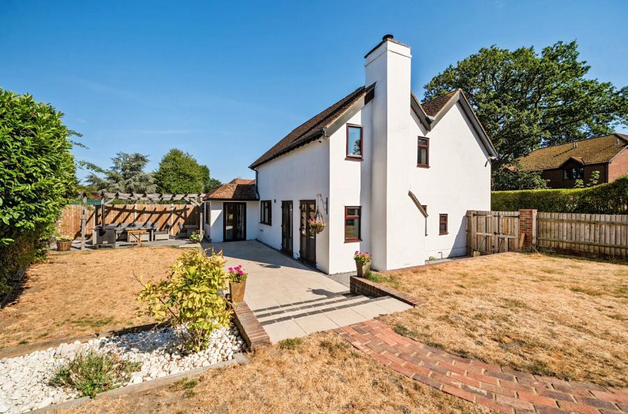 4 bedroom  detached house for sale