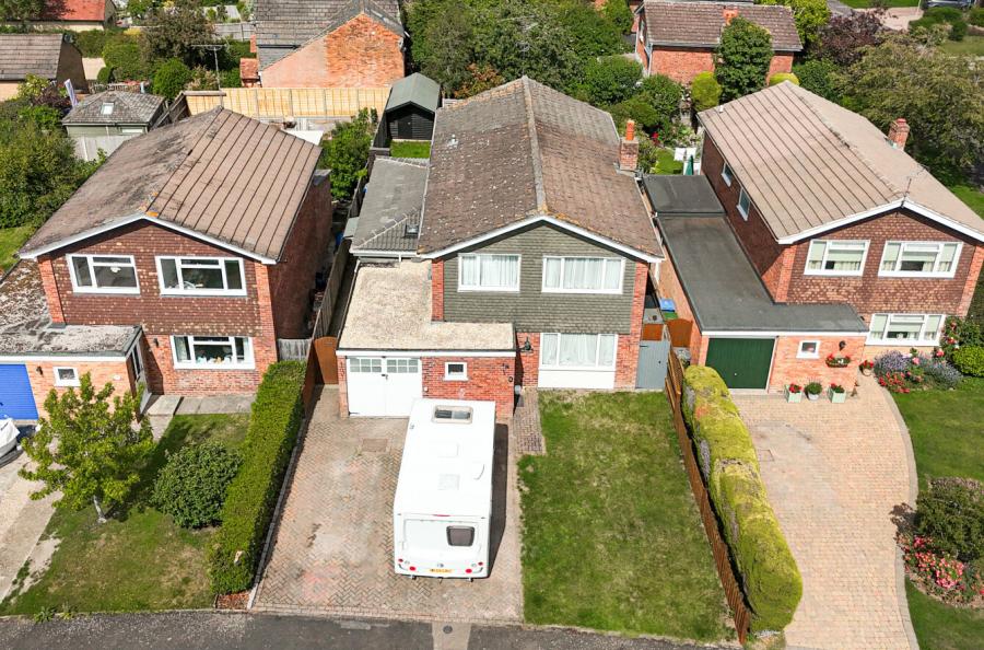 4 bedroom  detached house for sale