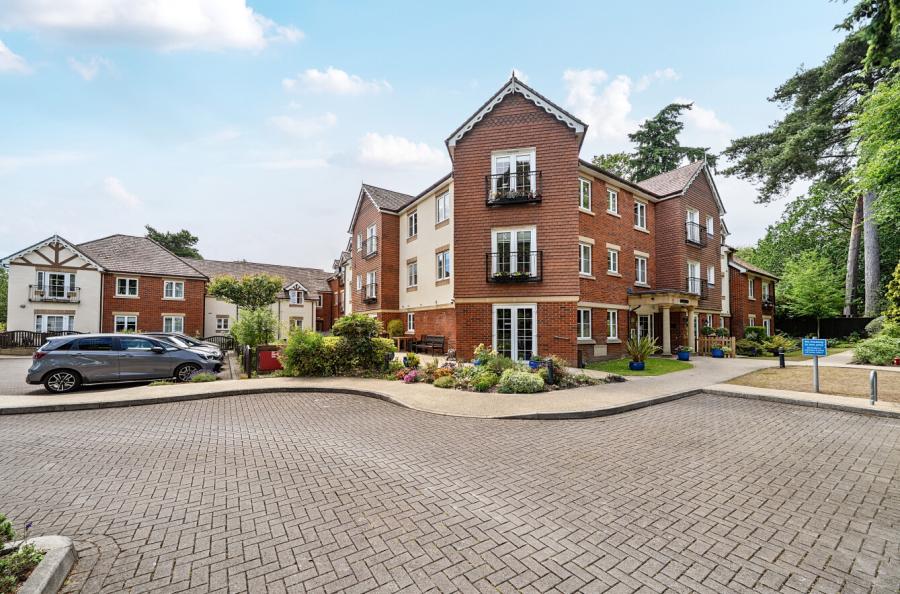 2 bedroom apartment for sale