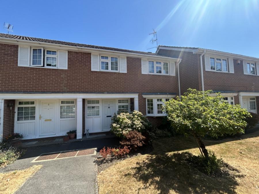 3 bedroom  terraced house for sale