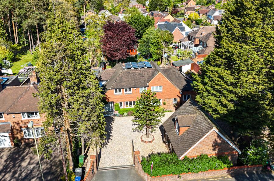 4 bedroom  detached house for sale
