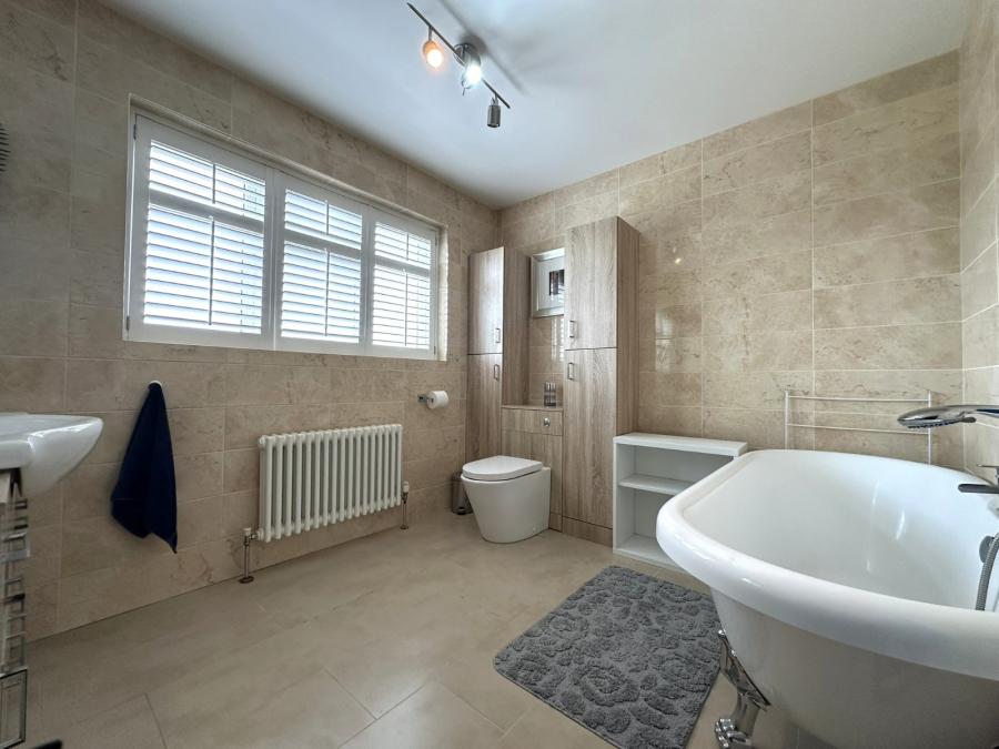 4 bedroom  semi-detached house to rent