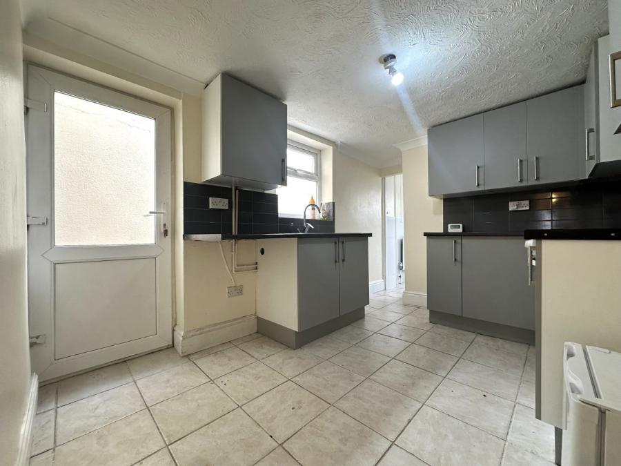 3 bedroom  terraced house to rent