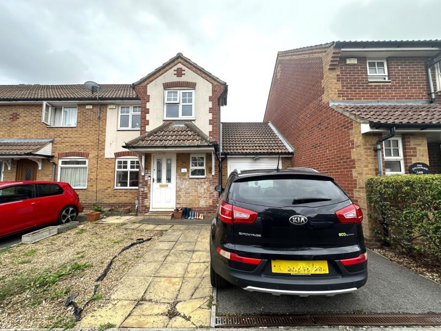 3 bedroom  semi-detached house to rent