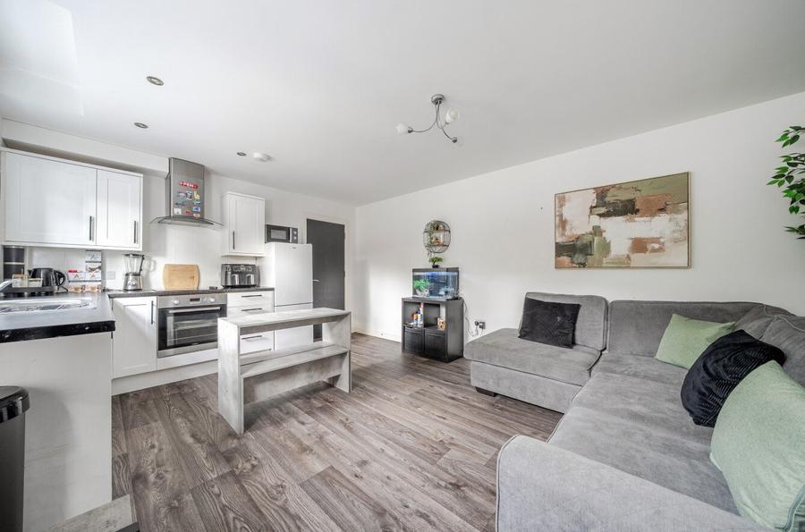 2 bedroom apartment to rent
