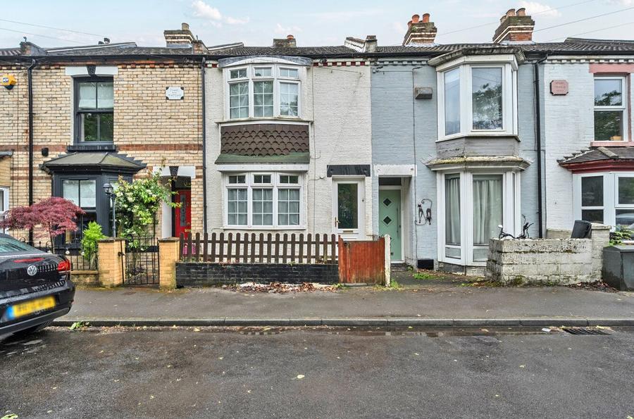 2 bedroom  terraced house to rent