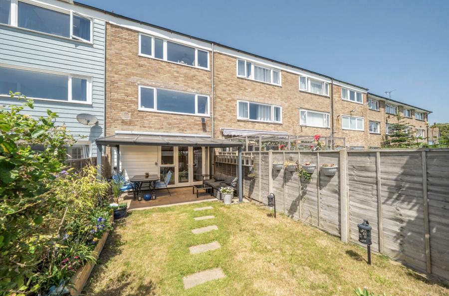 4 bedroom  terraced house for sale