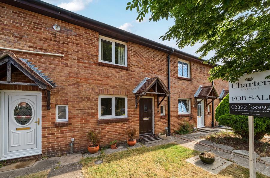 3 bedroom  terraced house for sale