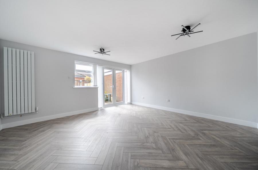 3 bedroom  terraced house for sale