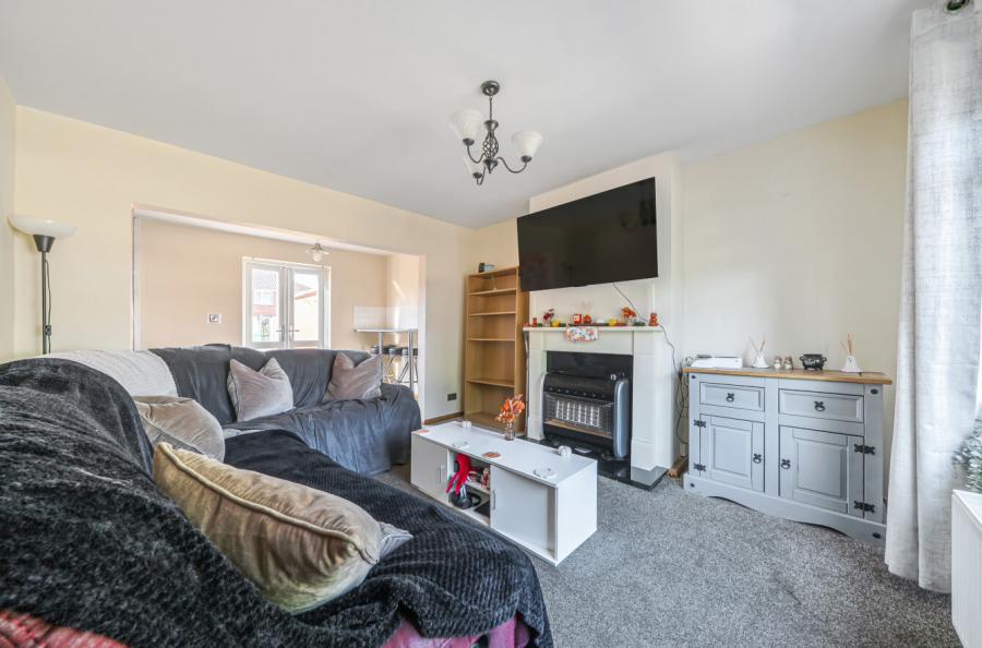 2 bedroom  terraced house for sale
