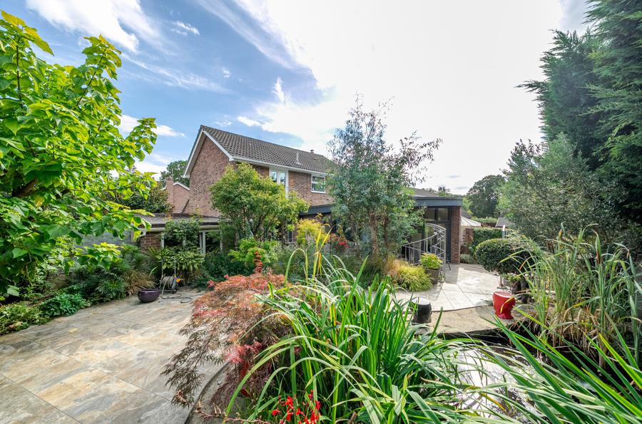 4 bedroom  detached house for sale