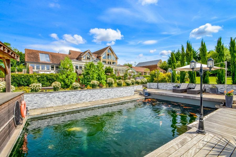 7 bedroom  detached house for sale