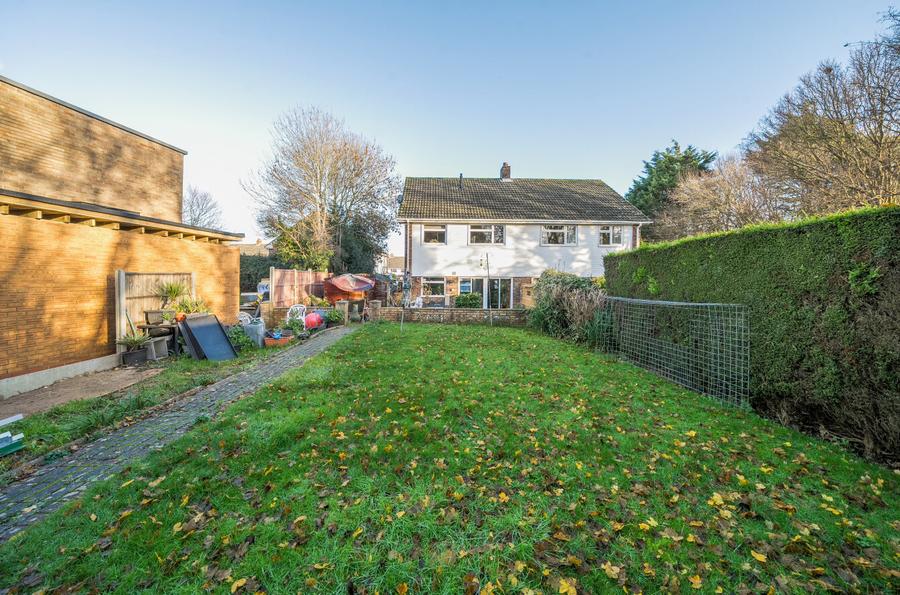 3 bedroom  semi-detached house for sale