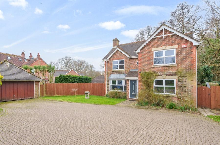 4 bedroom  detached house for sale