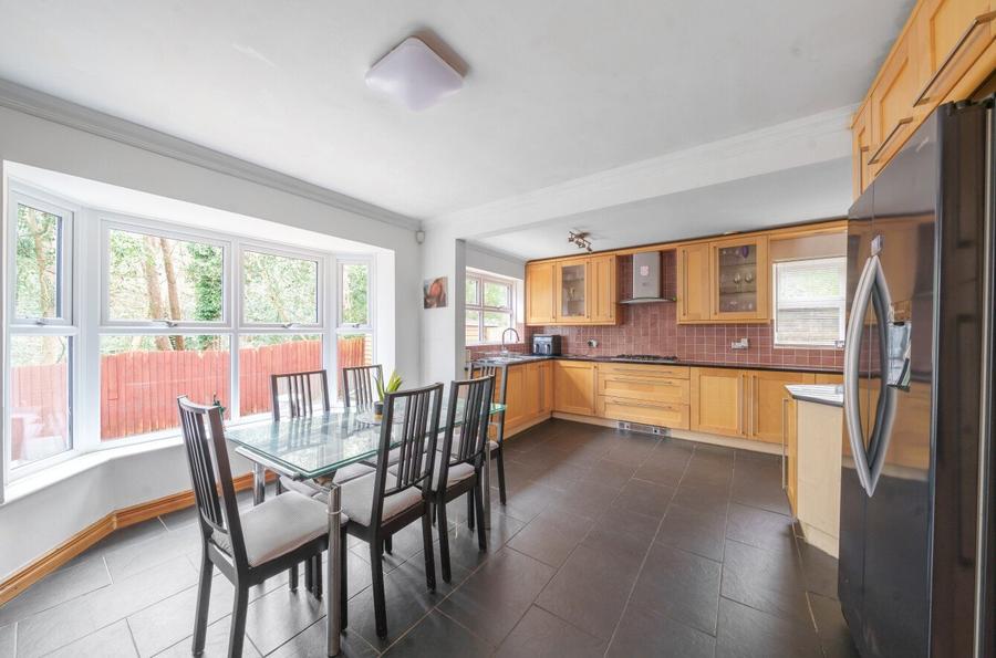 4 bedroom  detached house for sale