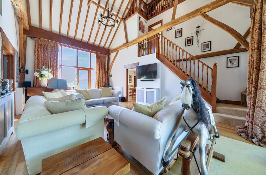 5 bedroom  detached house for sale