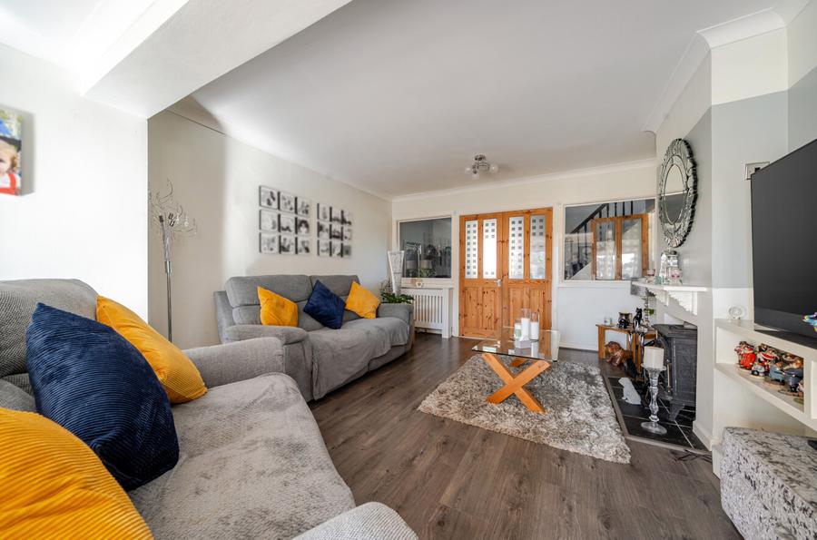 3 bedroom  semi-detached house for sale
