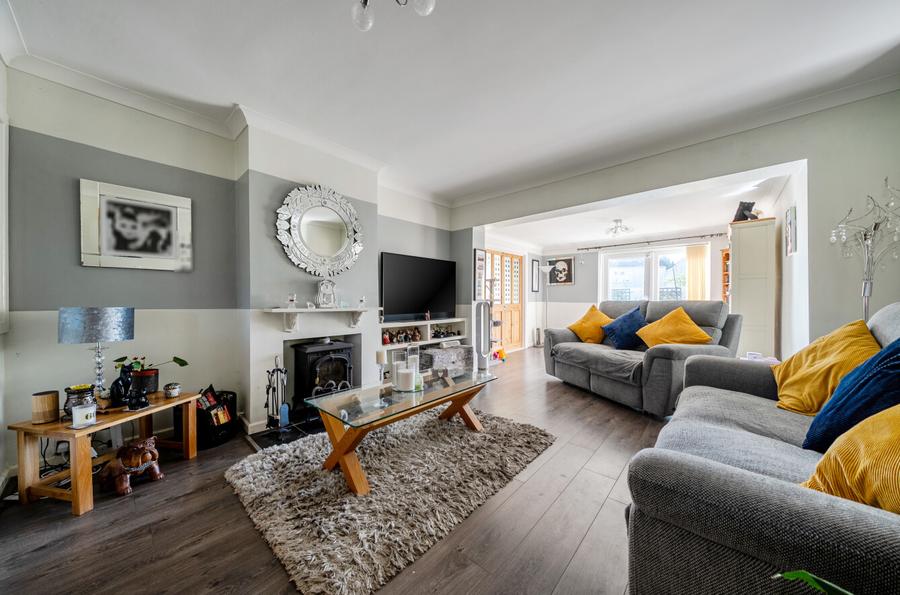 3 bedroom  semi-detached house for sale