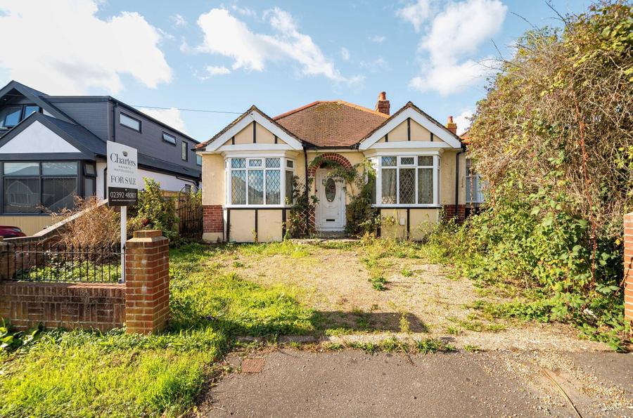 2 bedroom  detached bungalow for sale