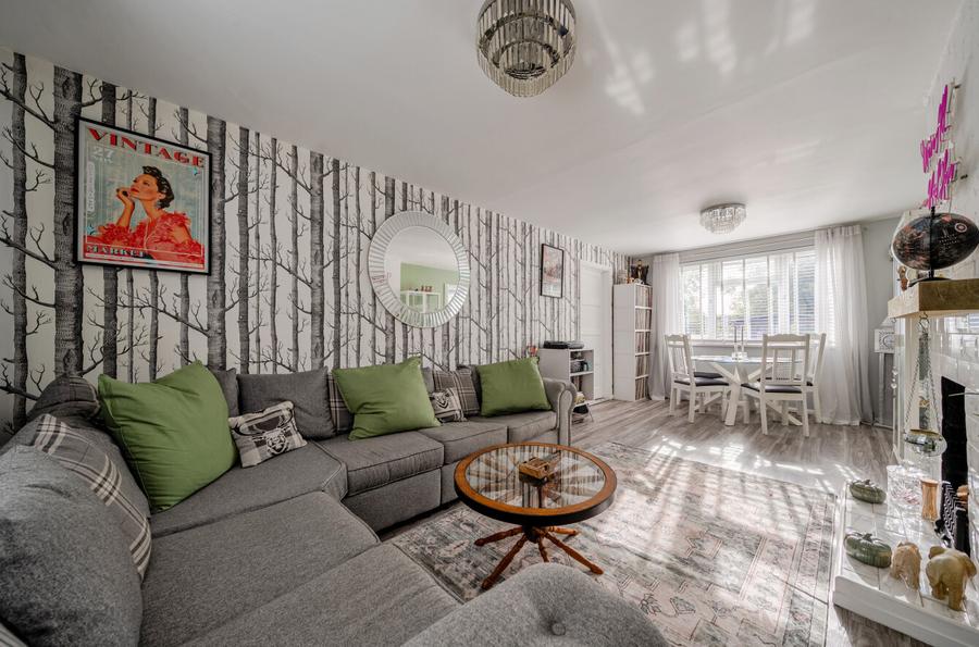 3 bedroom  terraced house for sale